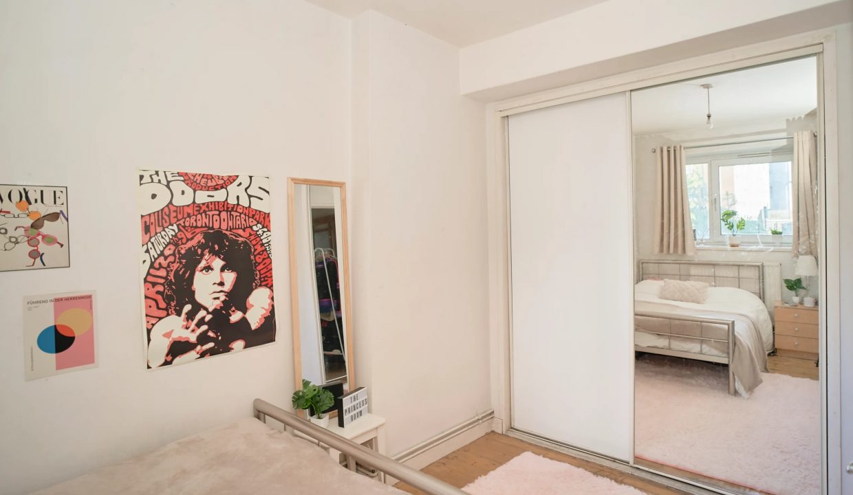Bedroom 1 (2)