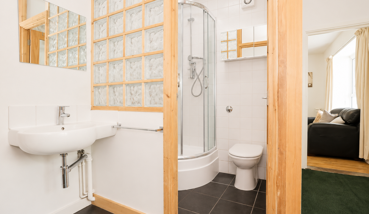 Bedroom 3 (2) ensuite