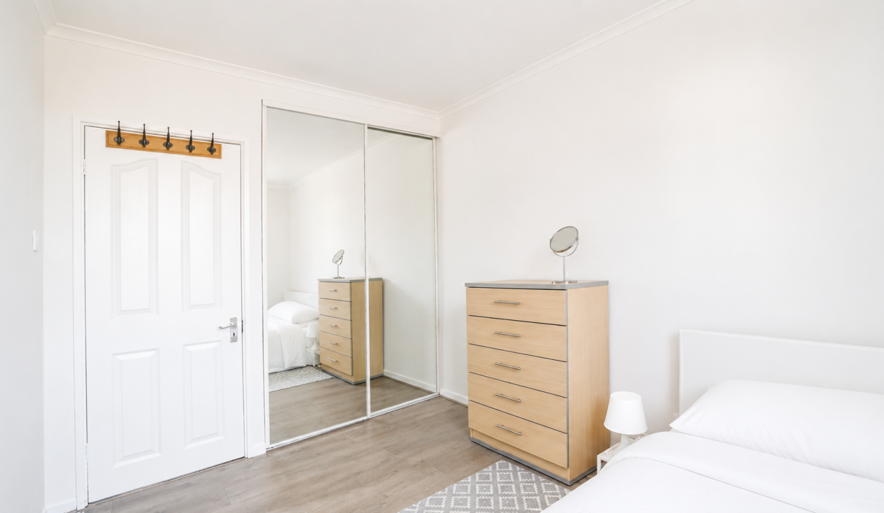 Bedroom 2 (2)