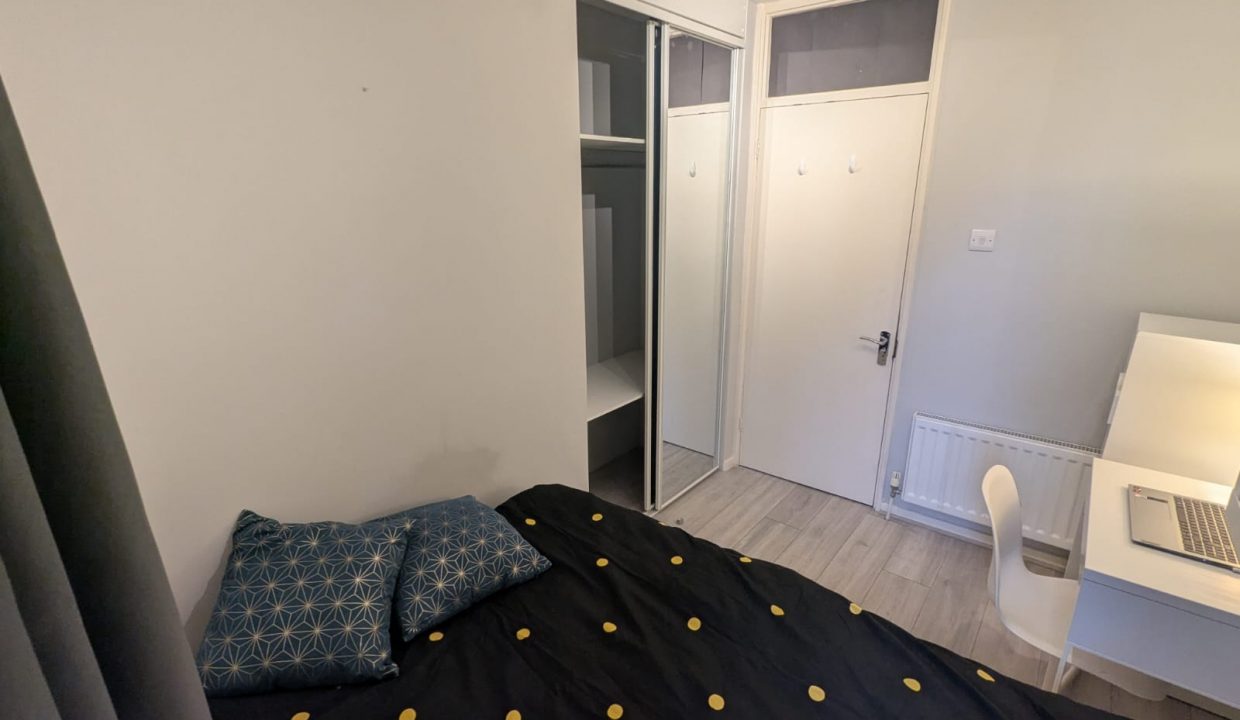 Bedroom 2 (2)