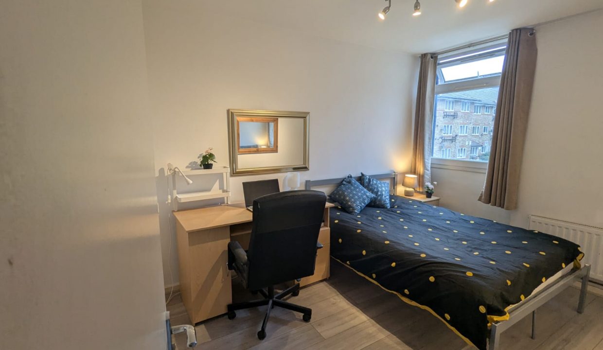 Bedroom 4 (2)