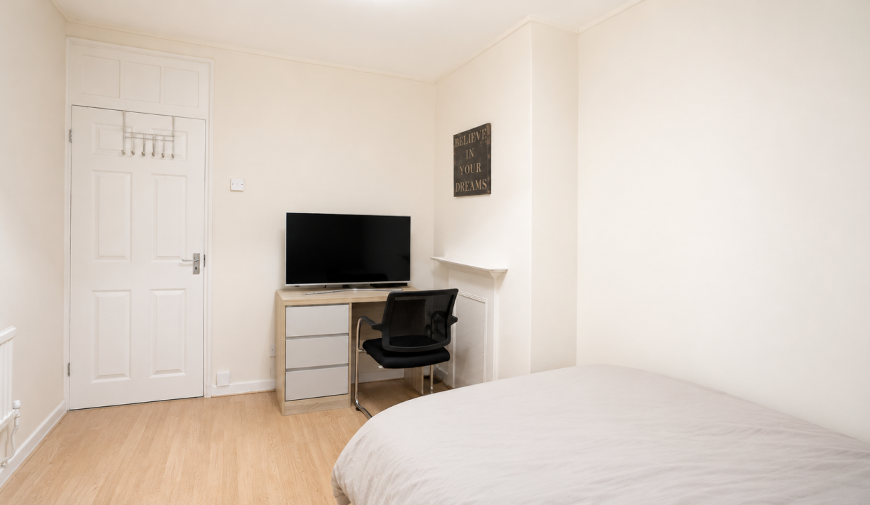 Room 1 (2)
