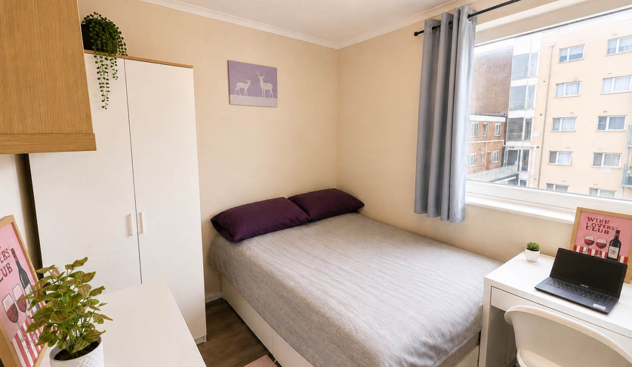 Room 4 (2)