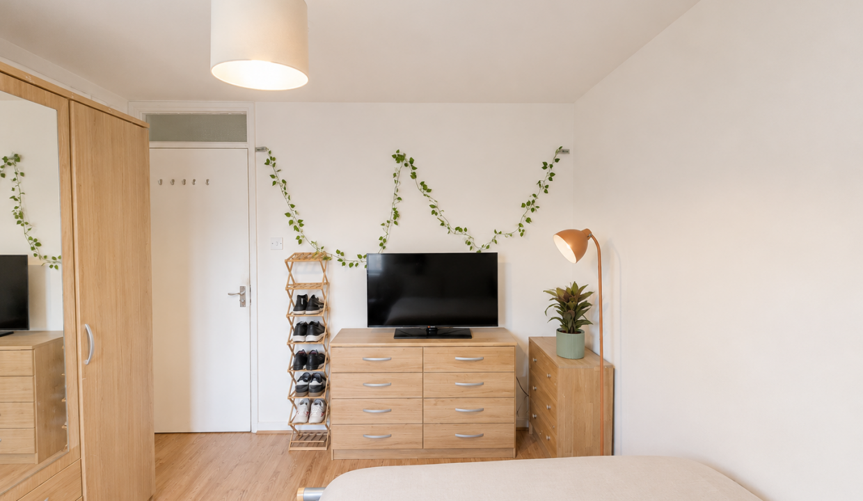 Bedroom 2 (2)