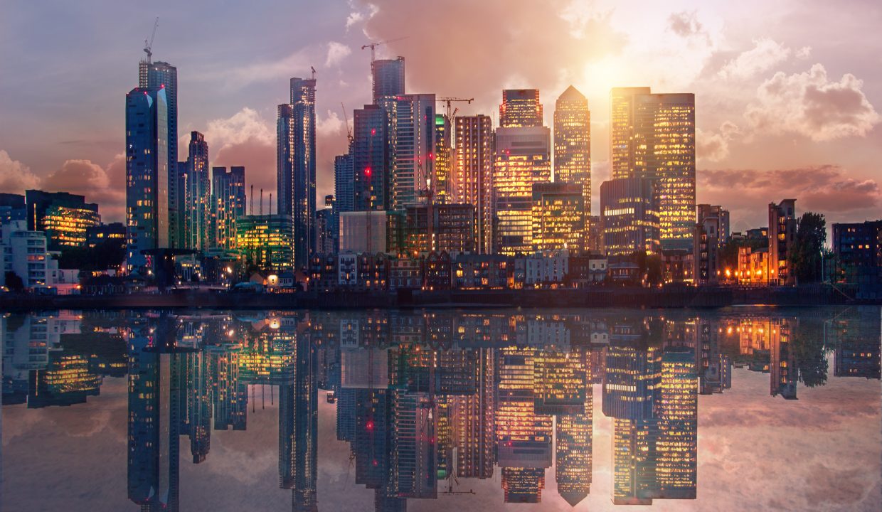 Canary,Wharf,Business,And,Banking,Area,At,Sunset,With,Beautiful