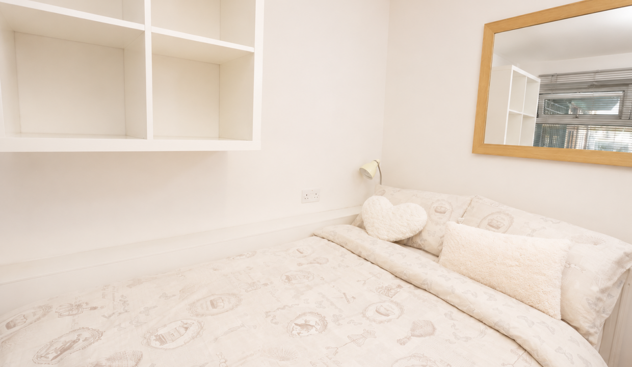 Room 1 (2)