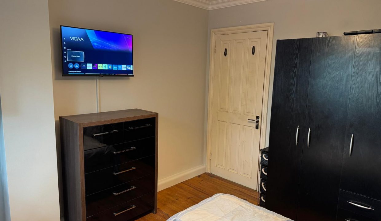 Room 2 - TV