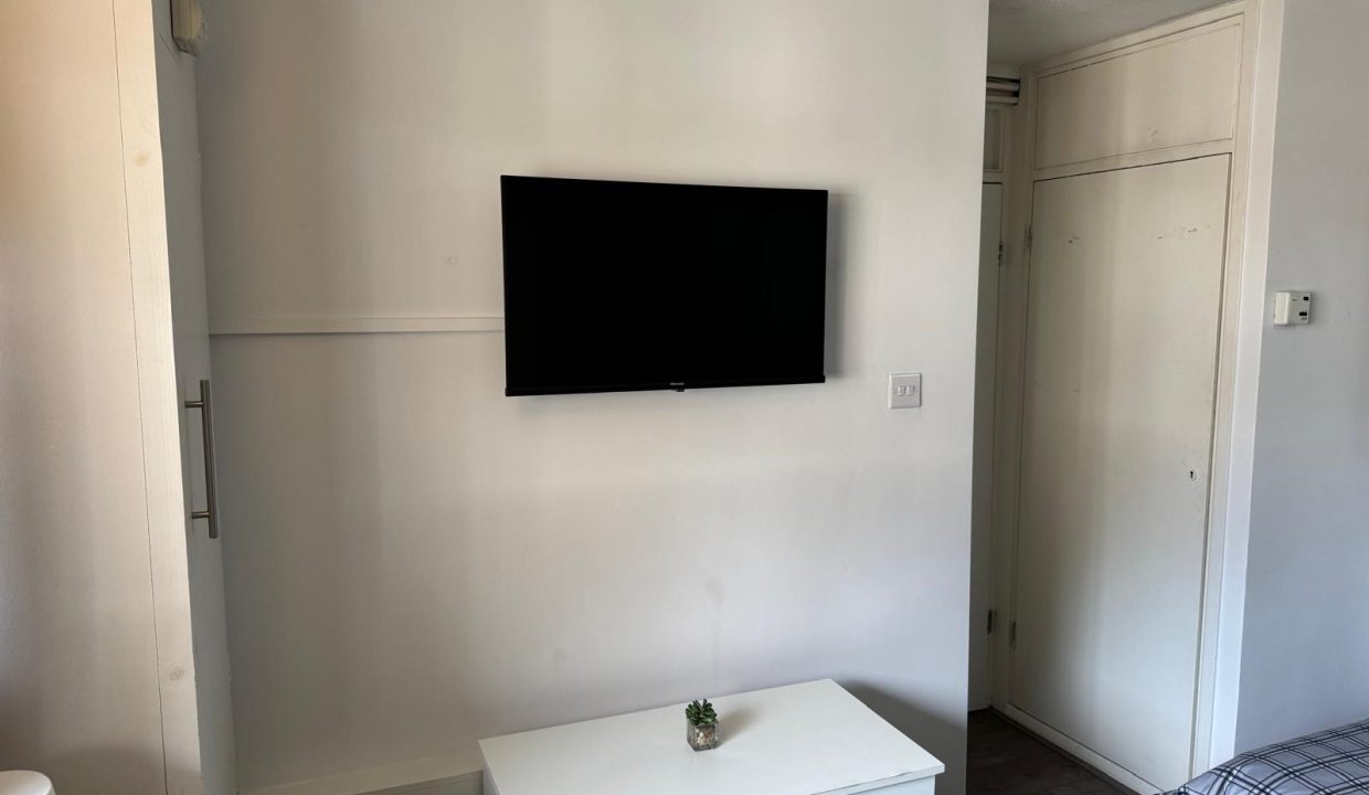 Bedroom 1 - wall mounted TV