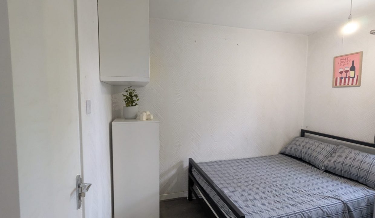 Bedroom 2 (1)