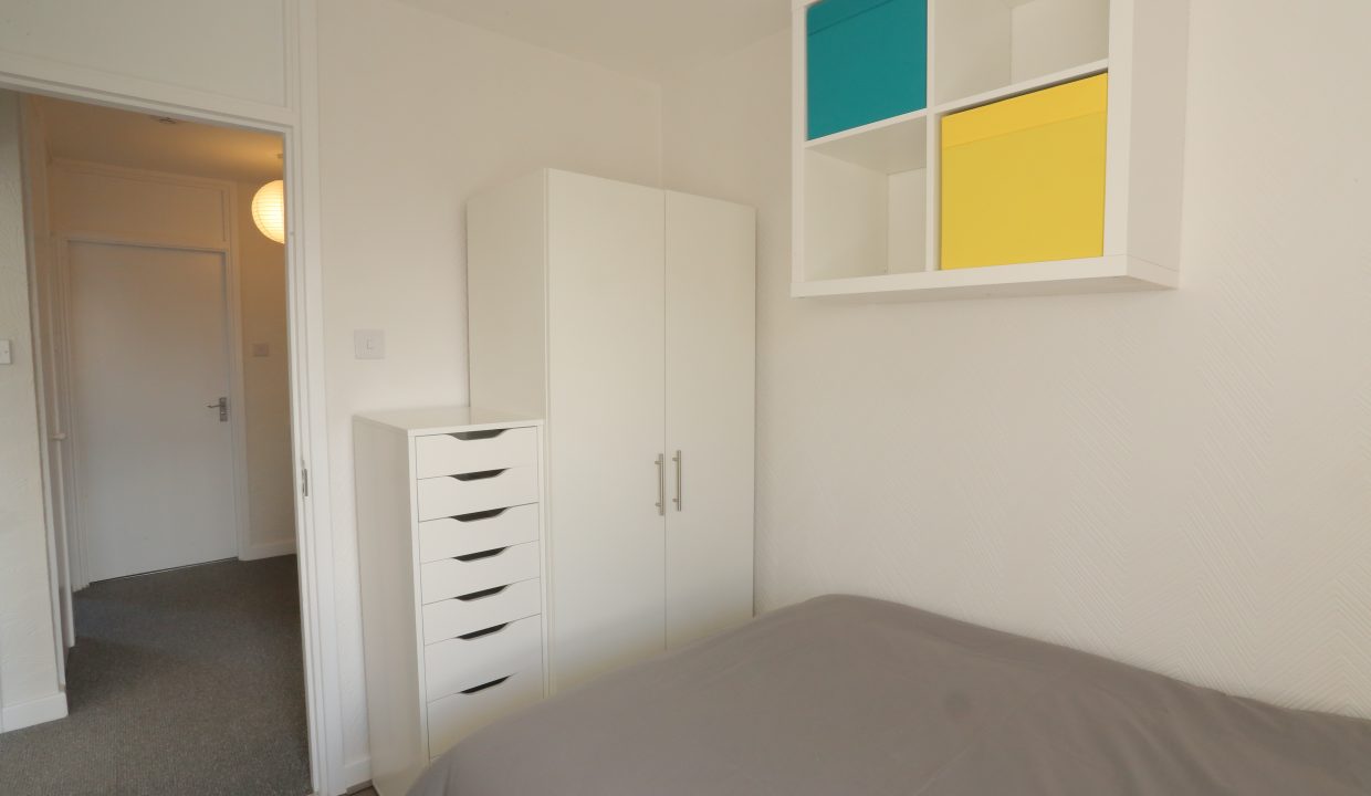 Bedroom 2 (2)