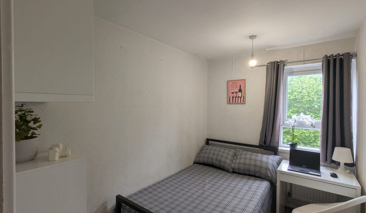 Bedroom 2 (3)