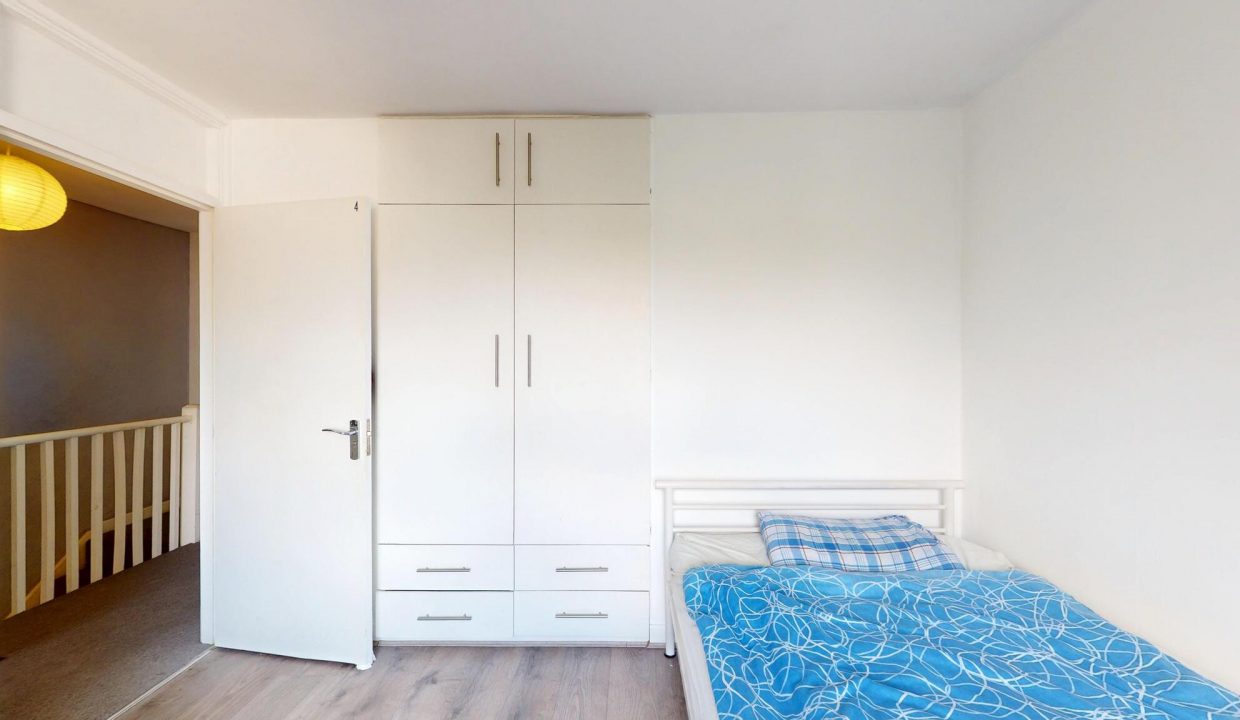 room4scrayee1