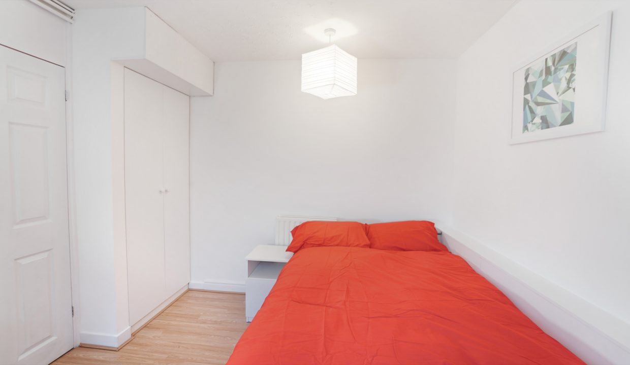 Bedroom 1 (2)