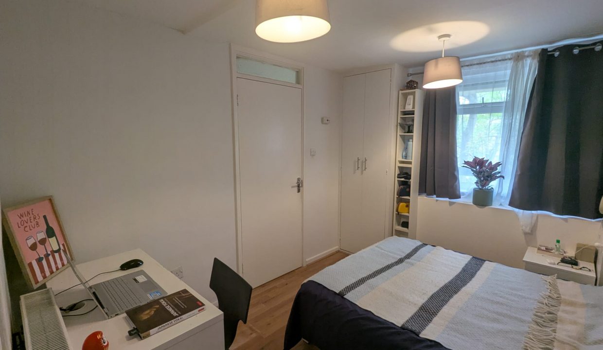 Bedroom 1 (2)