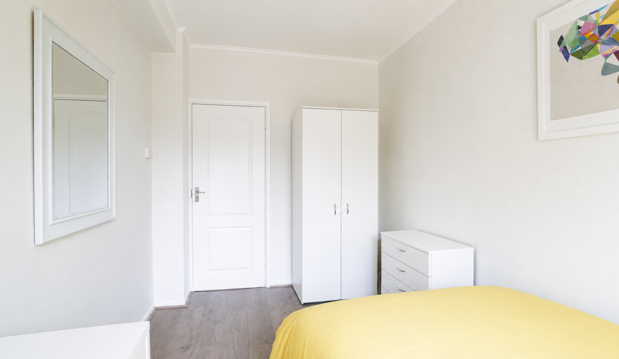 Bedroom 2 (2)