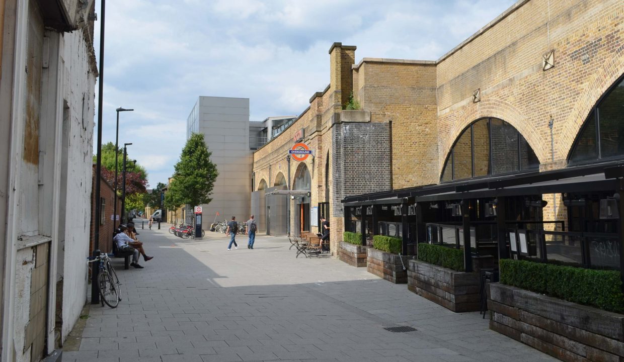 Hoxton Station