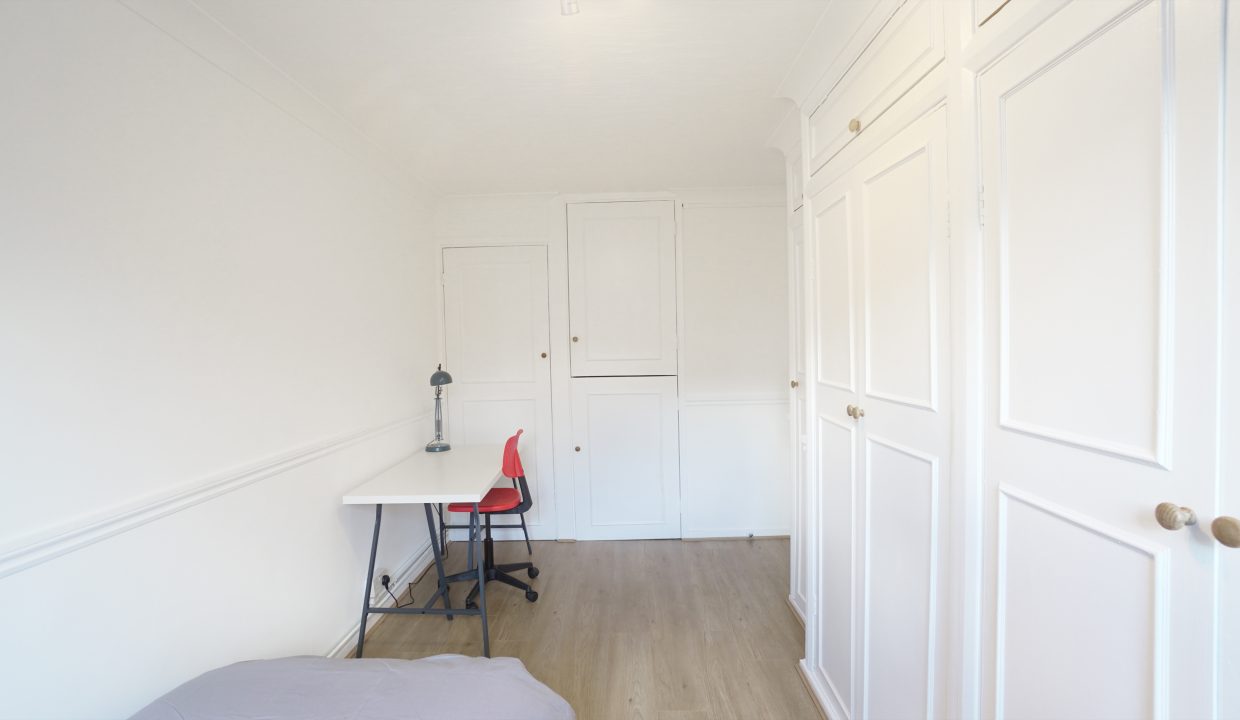 Bedroom 1 (2)