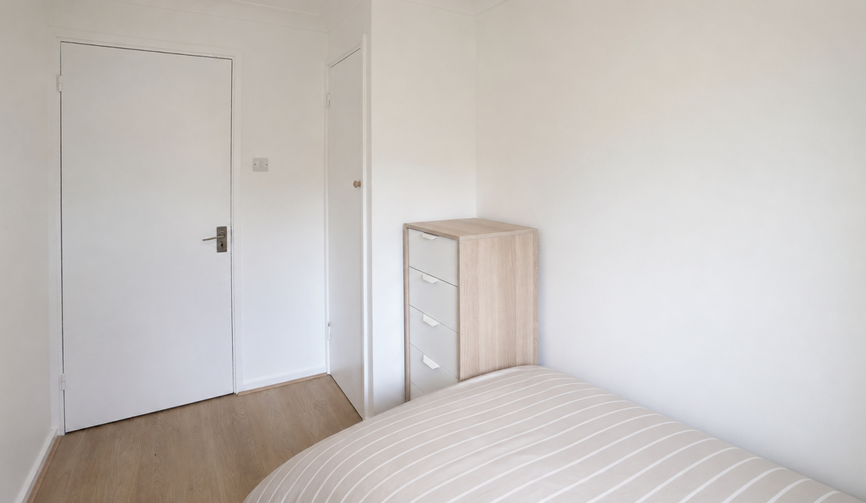 Bedroom 2 (2)