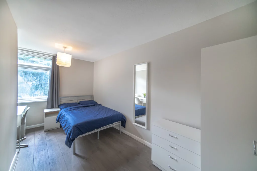 Four Bedroom Flat located in Canary Wharf