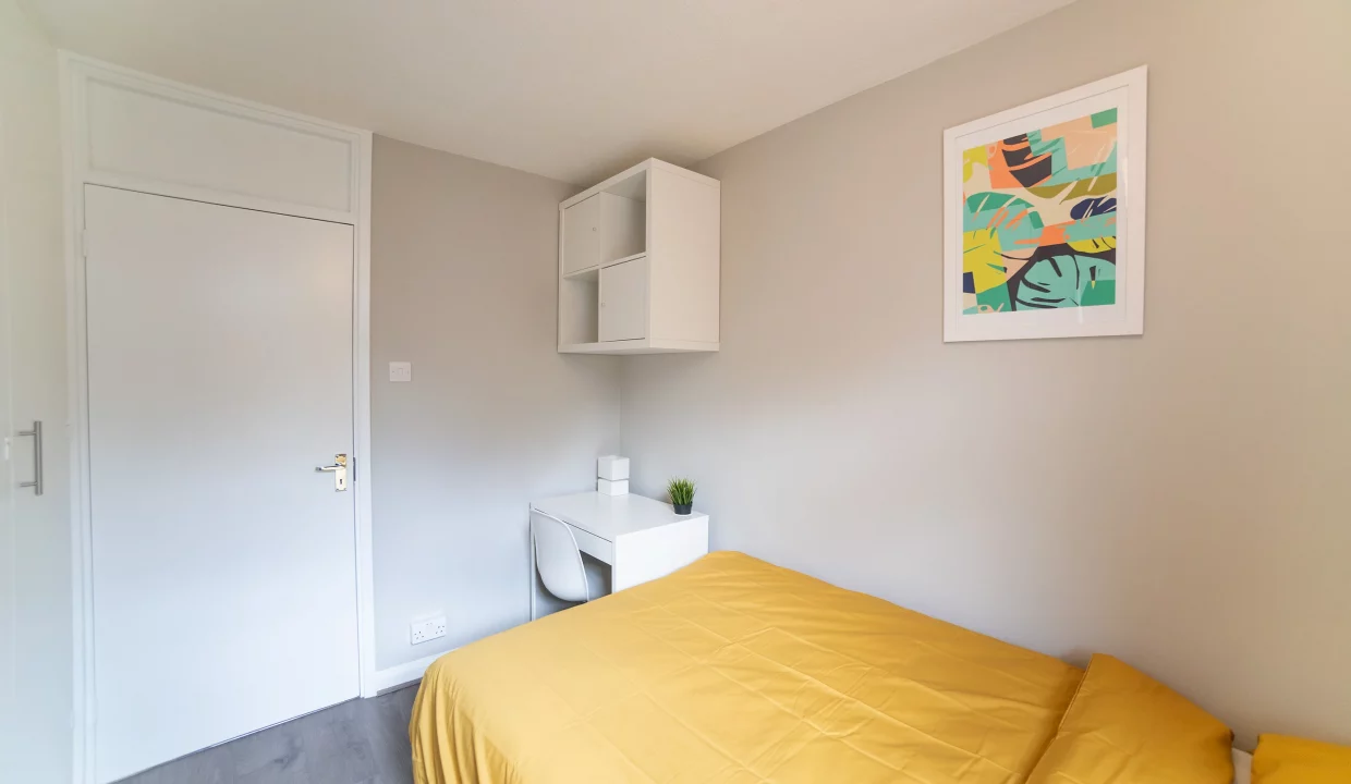 Room 2 (2)