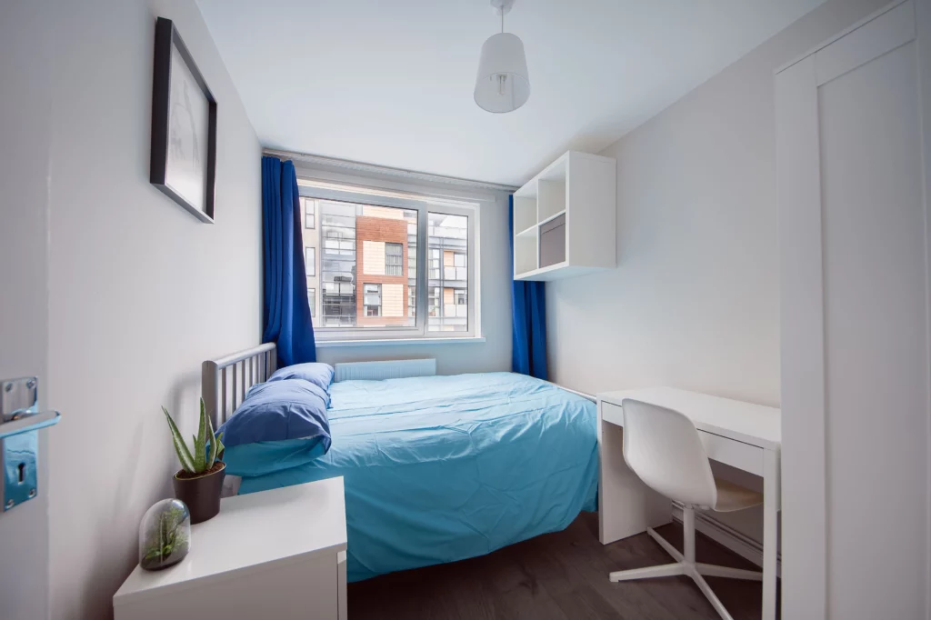 Four Bedroom Flat Located in Canary Wharf