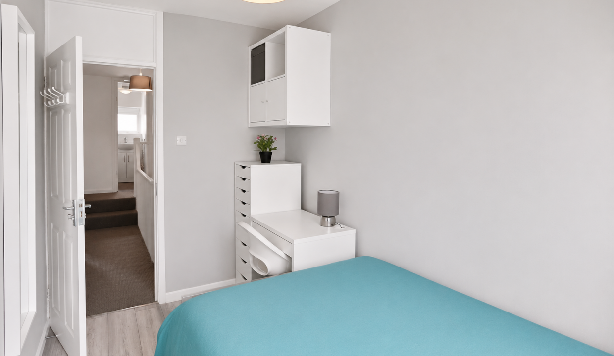 Bedroom 2 (2)