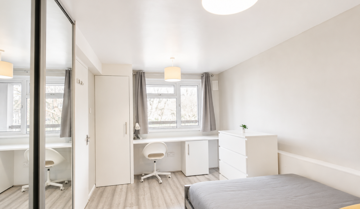 Bedroom 1 (2)