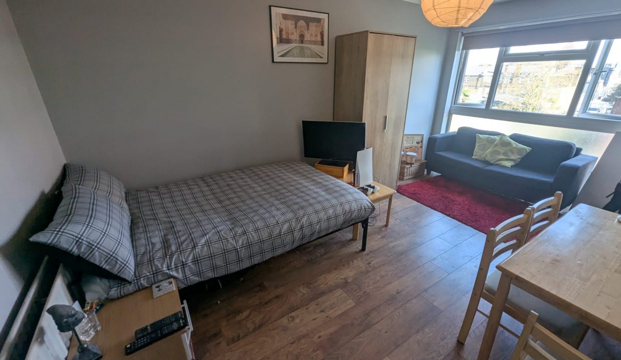 Bedroom 1 (1)