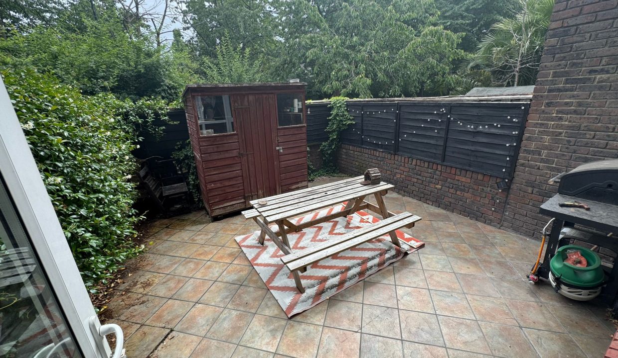 Room 1 - Garden 2